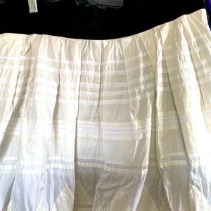 DKNY White n Black Skirt